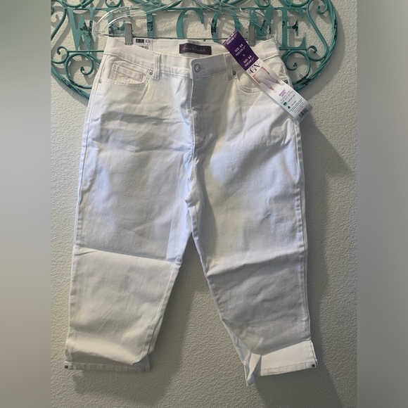 Gloria Vanderbilt, Amanda Capri pants - Picture 2 of 6